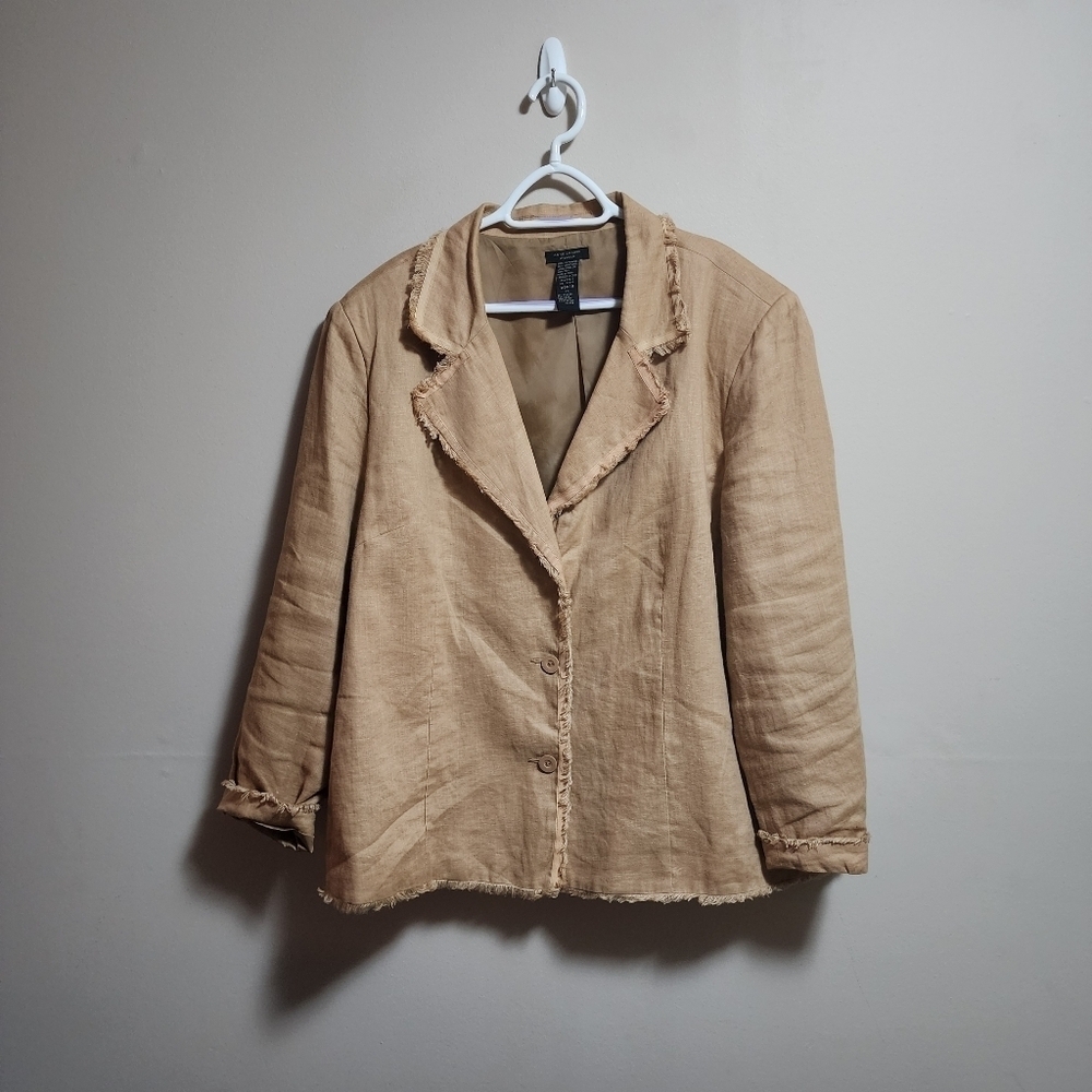 Anne Carson woman 100% linen , raw hem blazer color tan size 2X
